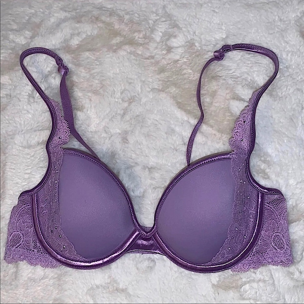 Victoria’s Secret Vintage Lace Bling Bra 34A